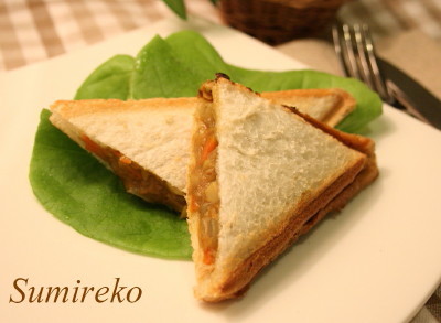 curry hot sand.jpg